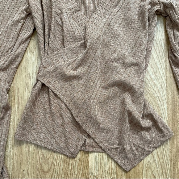 F21 Rust Brown Surplice Top - Picture 3 of 4